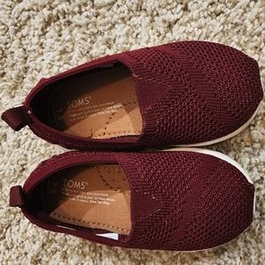 TOMS toddler slip-on shoes size US 5